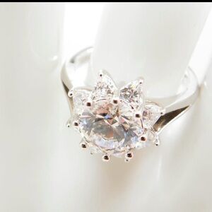 Elegant Floral Silver 925 Ring with Simulated Diamond Size 6
